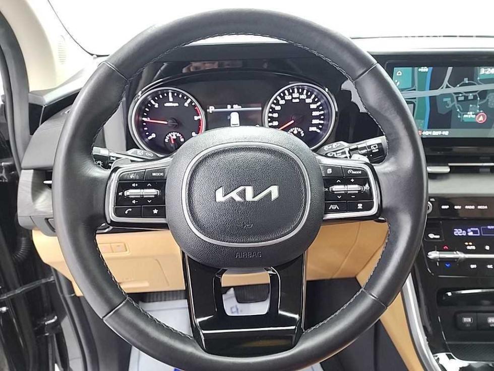 Kia Carnival — miniaturë 9