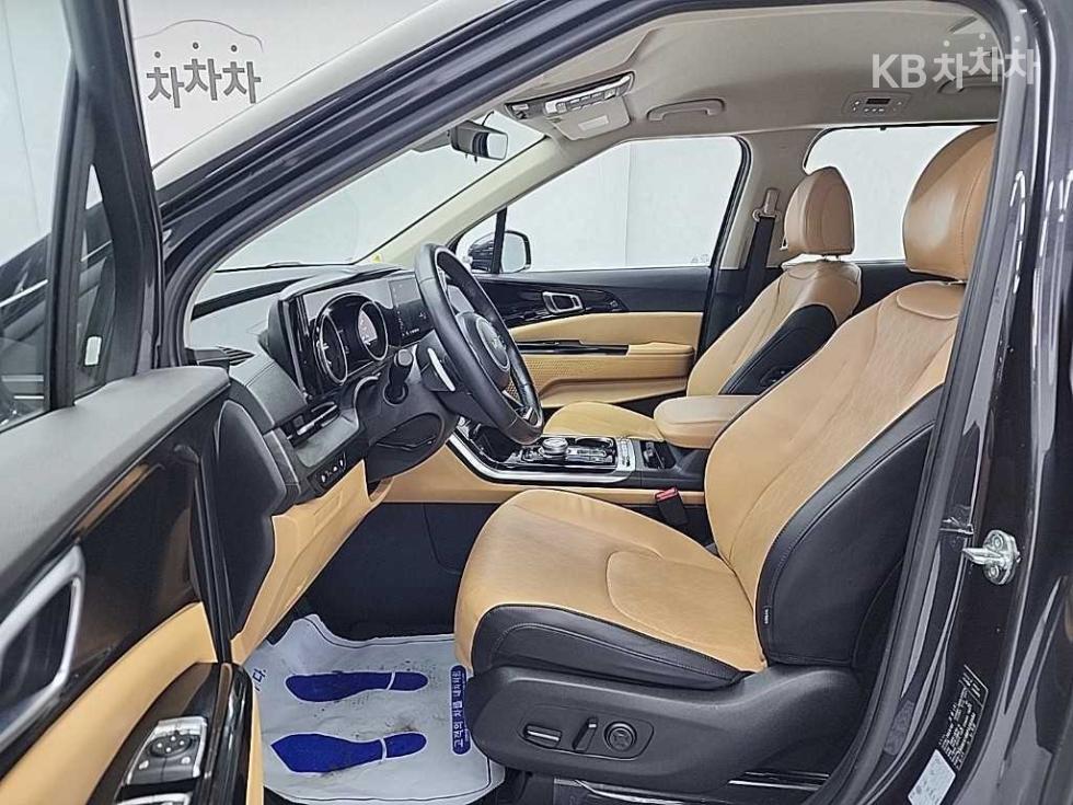 Kia Carnival — miniaturë 11