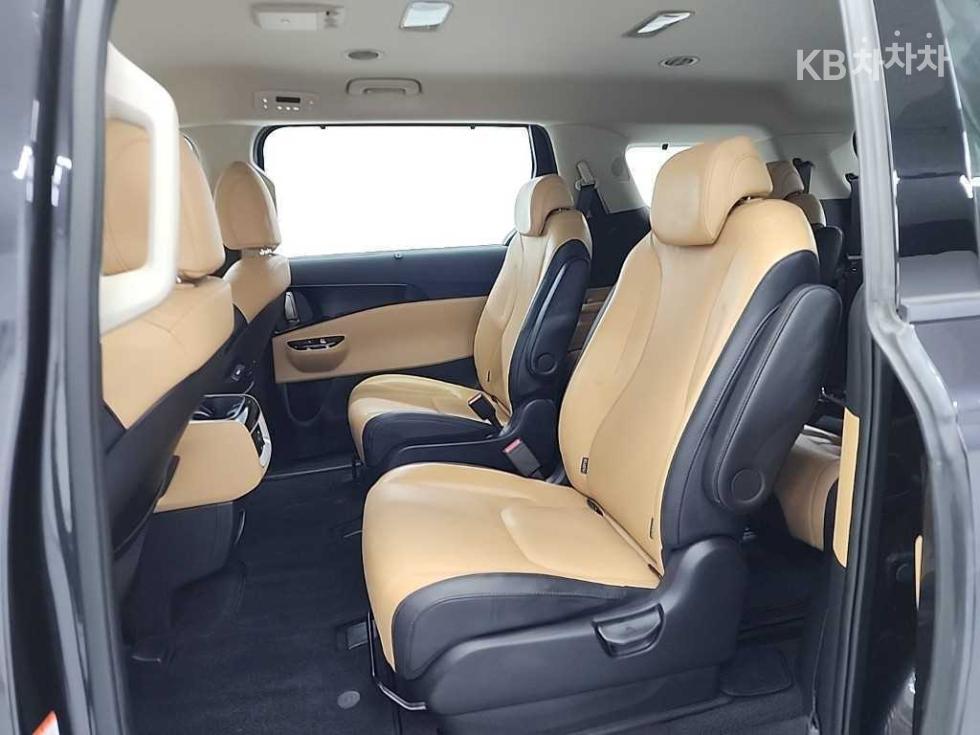 Kia Carnival — miniaturë 12