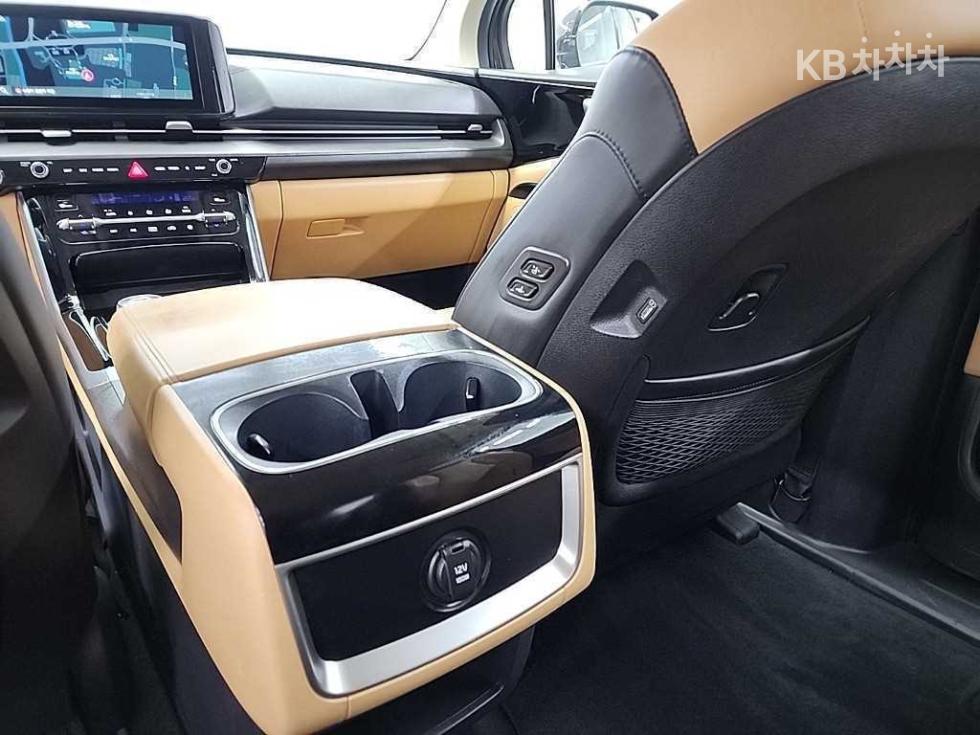 Kia Carnival — miniaturë 13