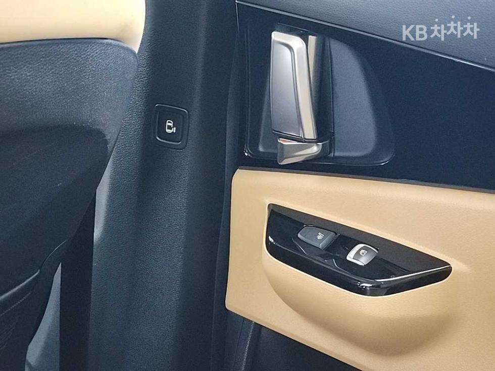 Kia Carnival — miniaturë 14