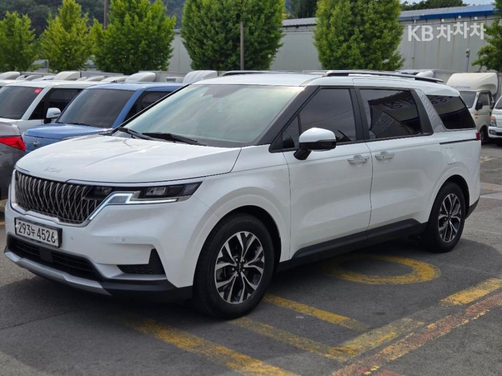 Kia Carnival — miniaturë 2