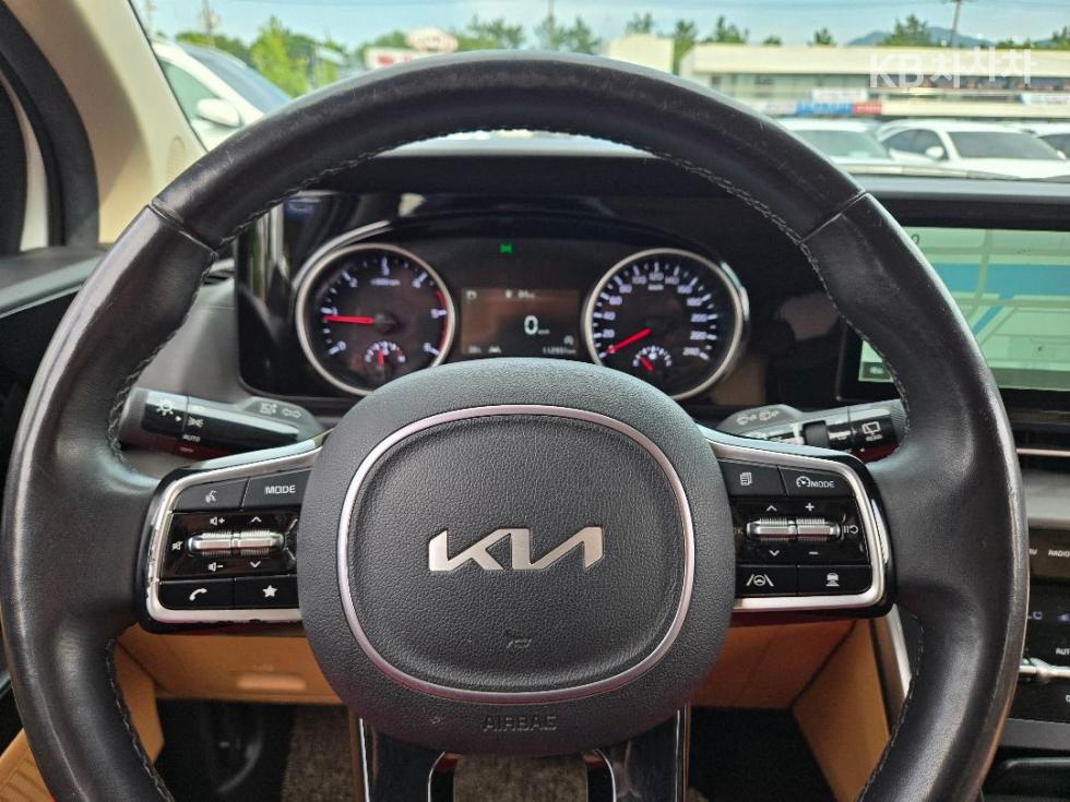 Kia Carnival — miniaturë 7
