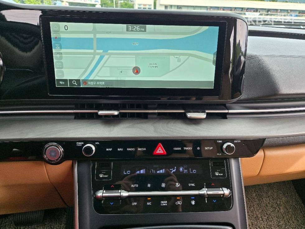Kia Carnival — miniaturë 8