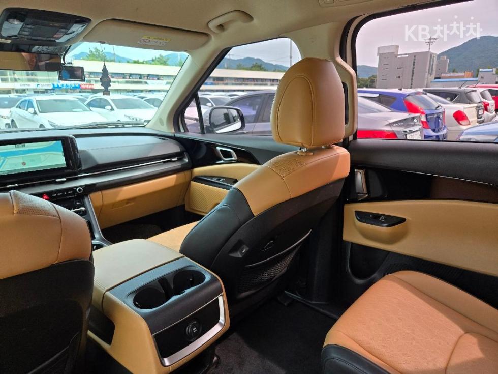 Kia Carnival — miniaturë 12