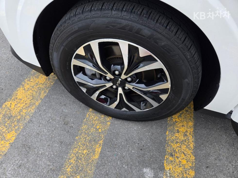 Kia Carnival — miniaturë 14