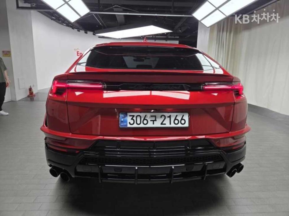 Lamborghini Urus — miniaturë 3