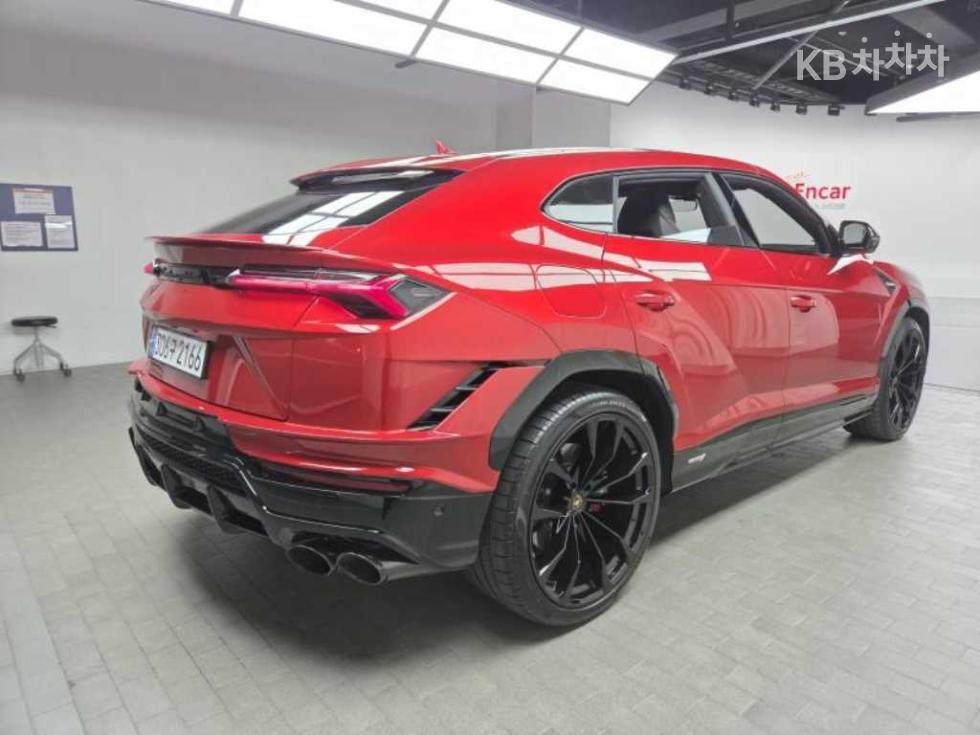 Lamborghini Urus — miniaturë 4