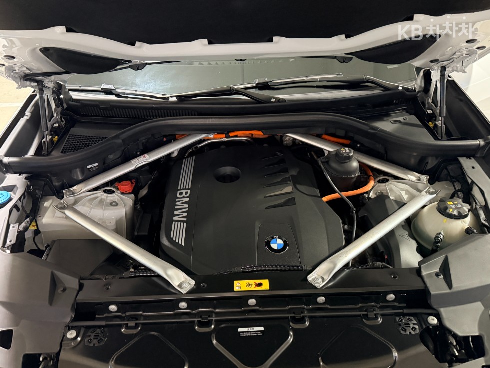 BMW X5 — miniaturë 6
