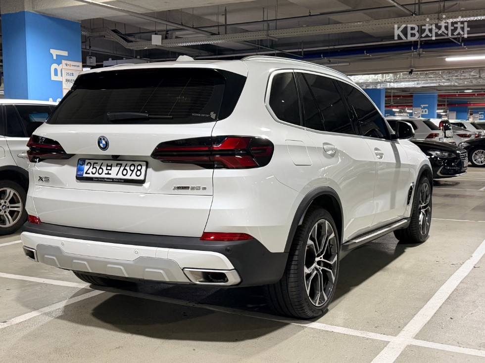 BMW X5 — miniaturë 4