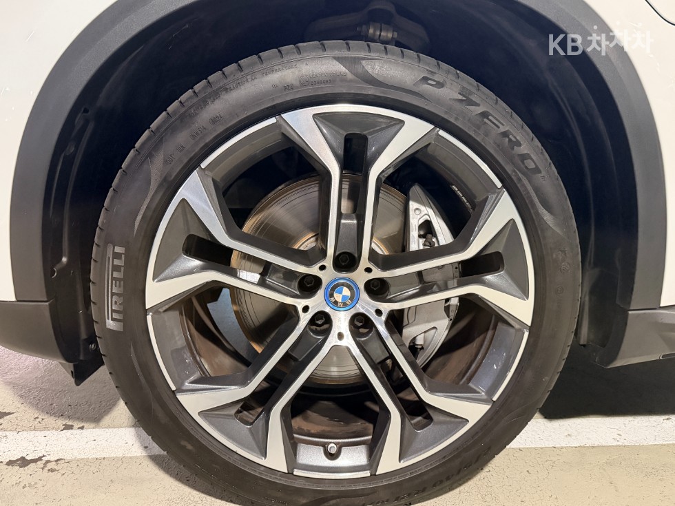 BMW X5 — miniaturë 7