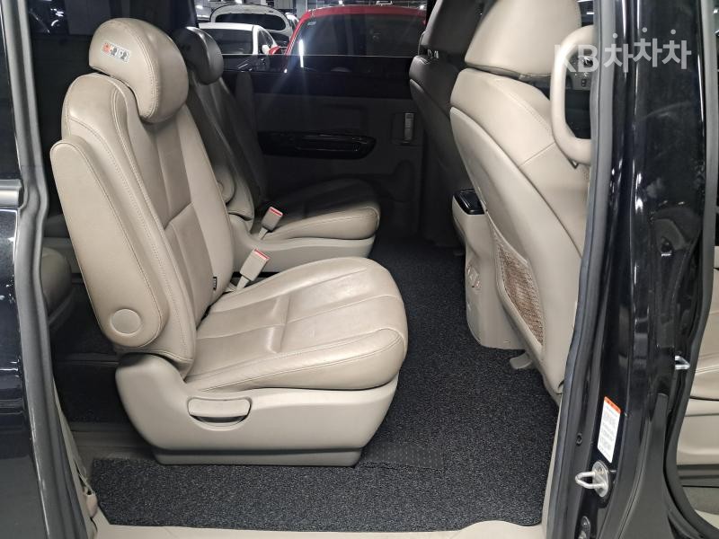 Kia Carnival — miniaturë 14