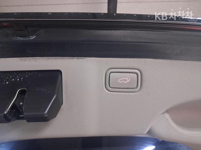 Kia Carnival — miniaturë 17