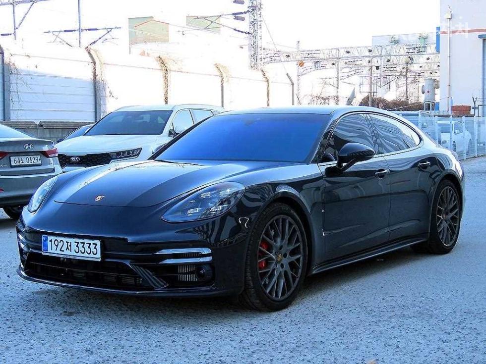 Porsche Panamera — miniaturë 2