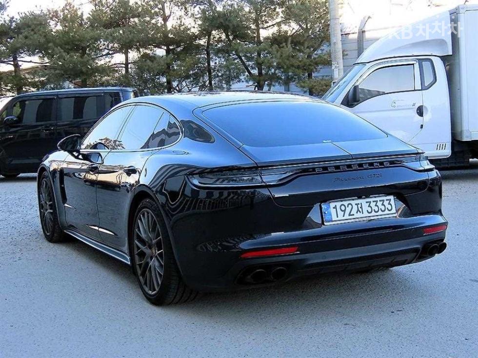 Porsche Panamera — miniaturë 3