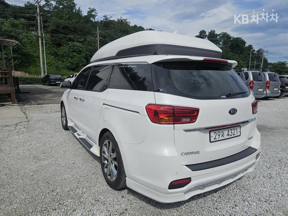 Kia Carnival — miniaturë 2