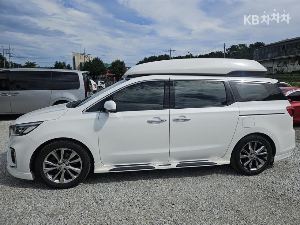 Kia Carnival — miniaturë 3