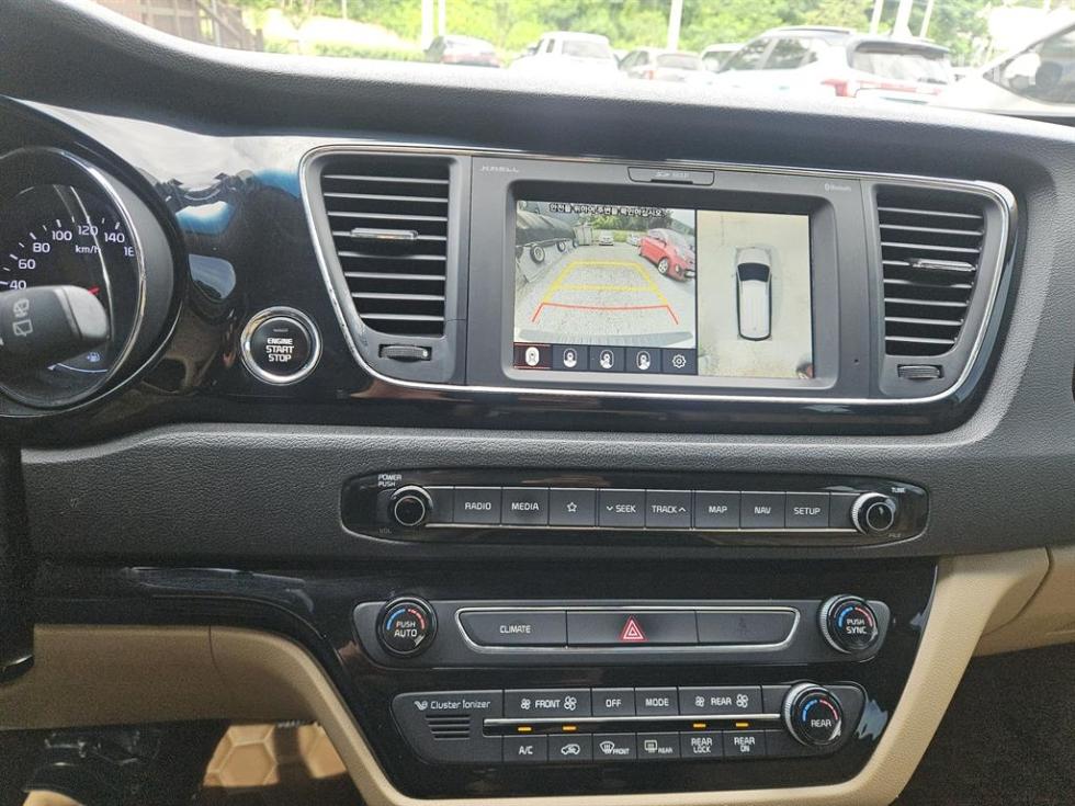 Kia Carnival — miniaturë 16