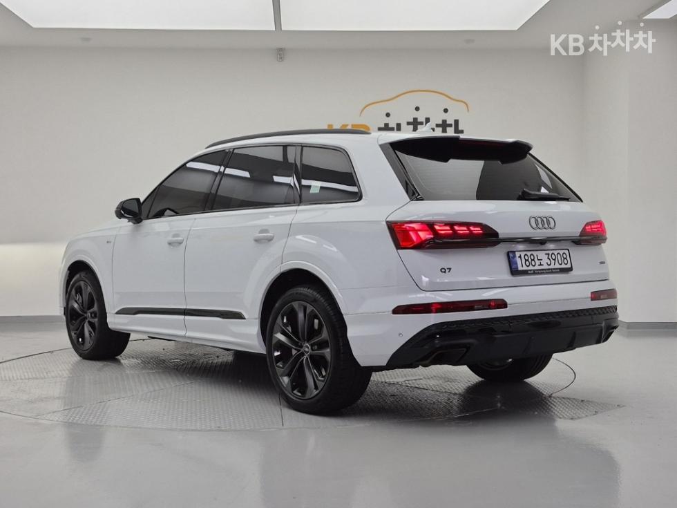 Audi Q7 — miniaturë 3