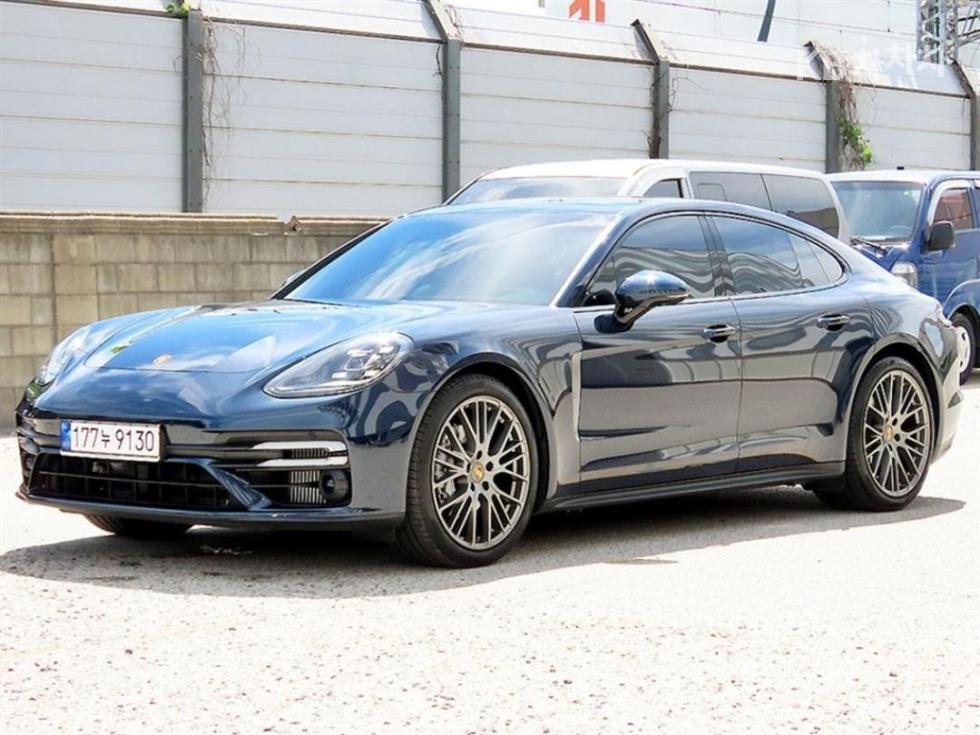 Porsche Panamera — miniaturë 2