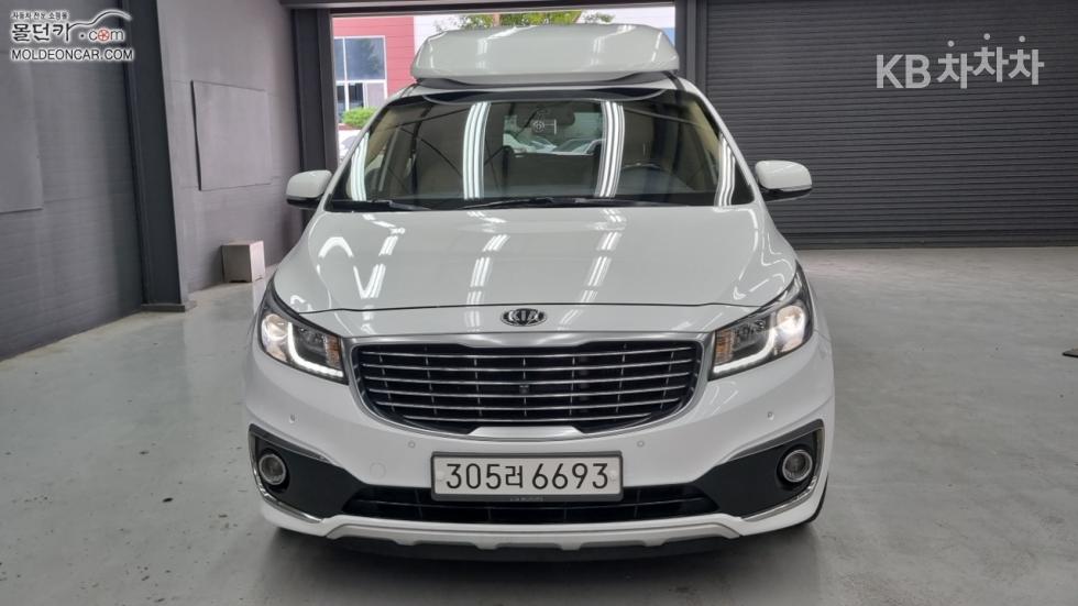 Kia Carnival — miniaturë 3