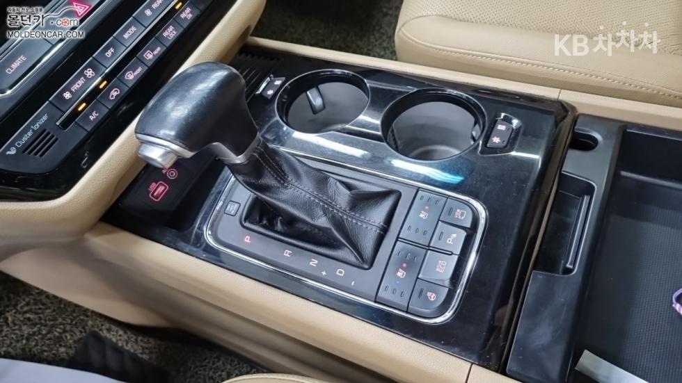 Kia Carnival — miniaturë 14