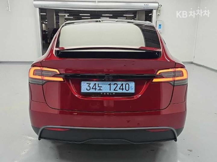 Tesla Model X — miniaturë 3