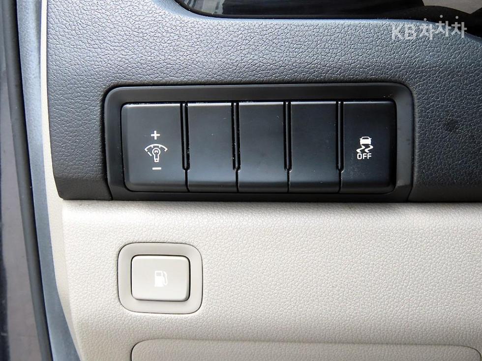 Kia Carnival — miniaturë 13