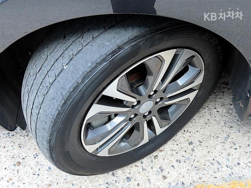 Kia Carnival — miniaturë 20