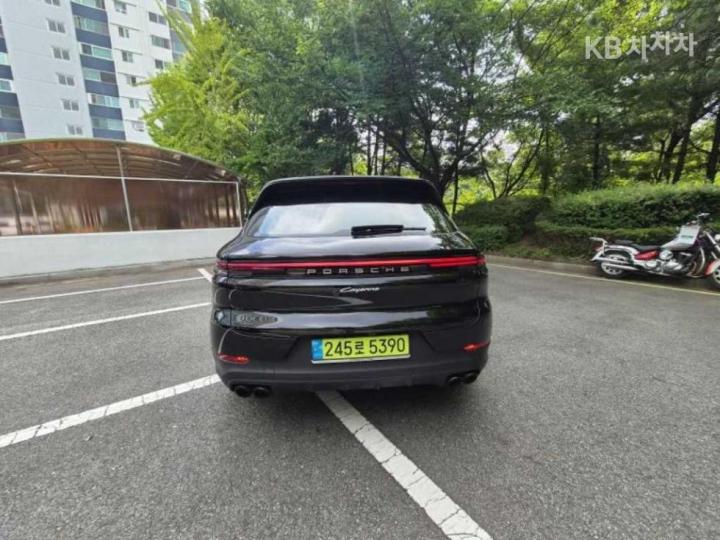 Porsche Cayenne — miniaturë 4