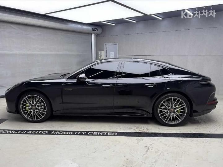 Porsche Panamera — miniaturë 2