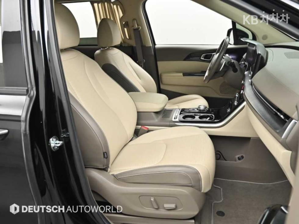 Kia Carnival — miniaturë 10
