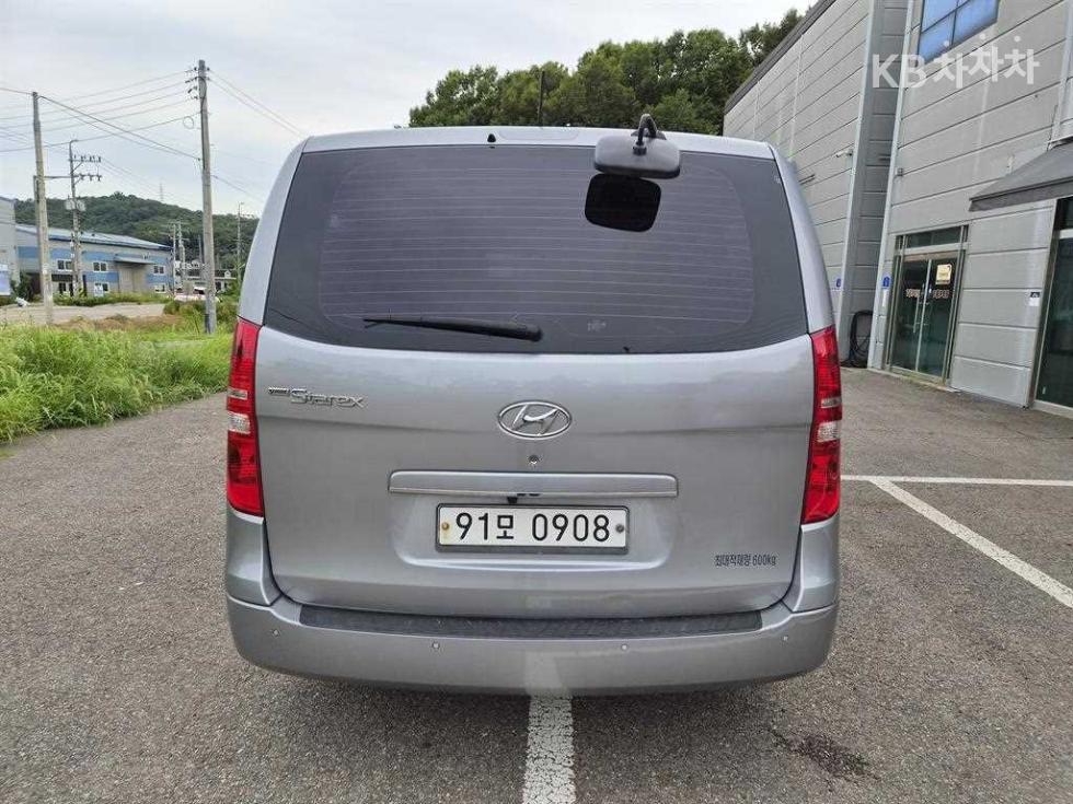 Hyundai Starex — miniaturë 4