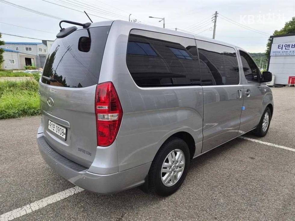 Hyundai Starex — miniaturë 5
