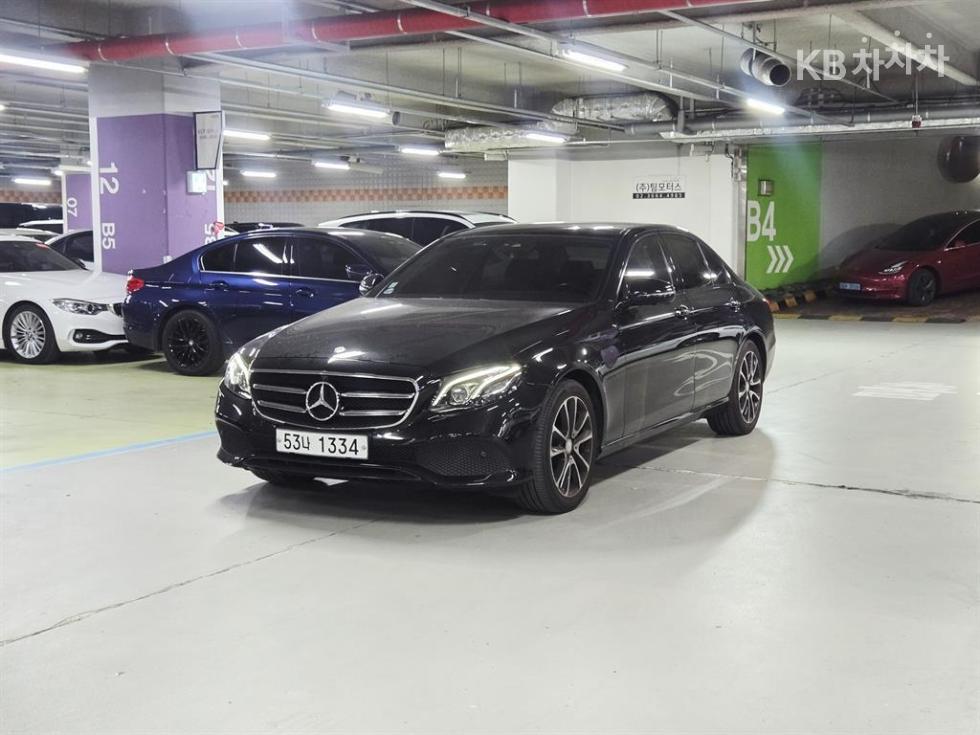 Mercedes-Benz E-klasse — miniaturë 3