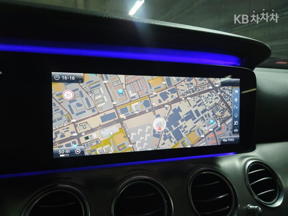 Mercedes-Benz E-klasse — miniaturë 15