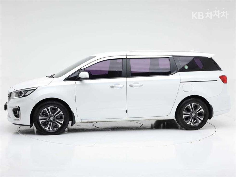 Kia Carnival — miniaturë 3