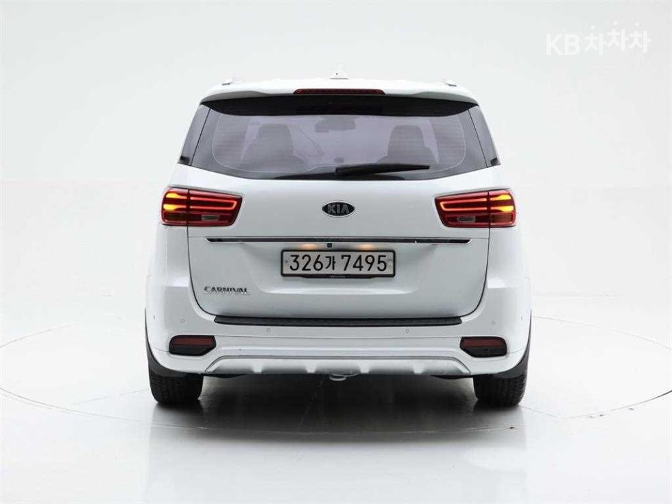 Kia Carnival — miniaturë 5