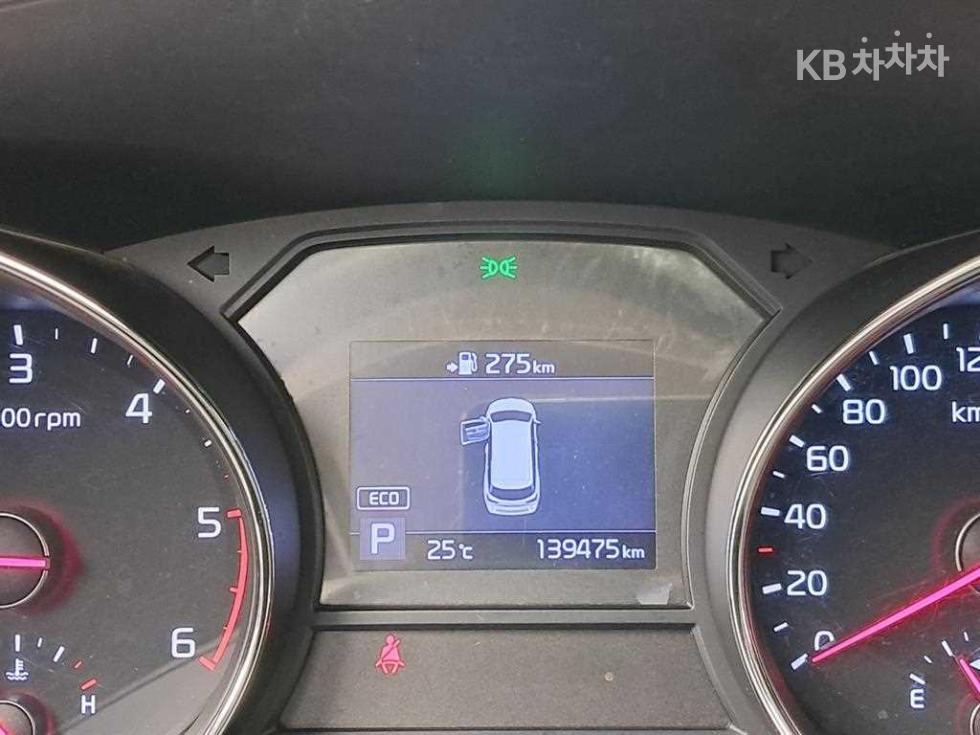 Kia Carnival — miniaturë 8