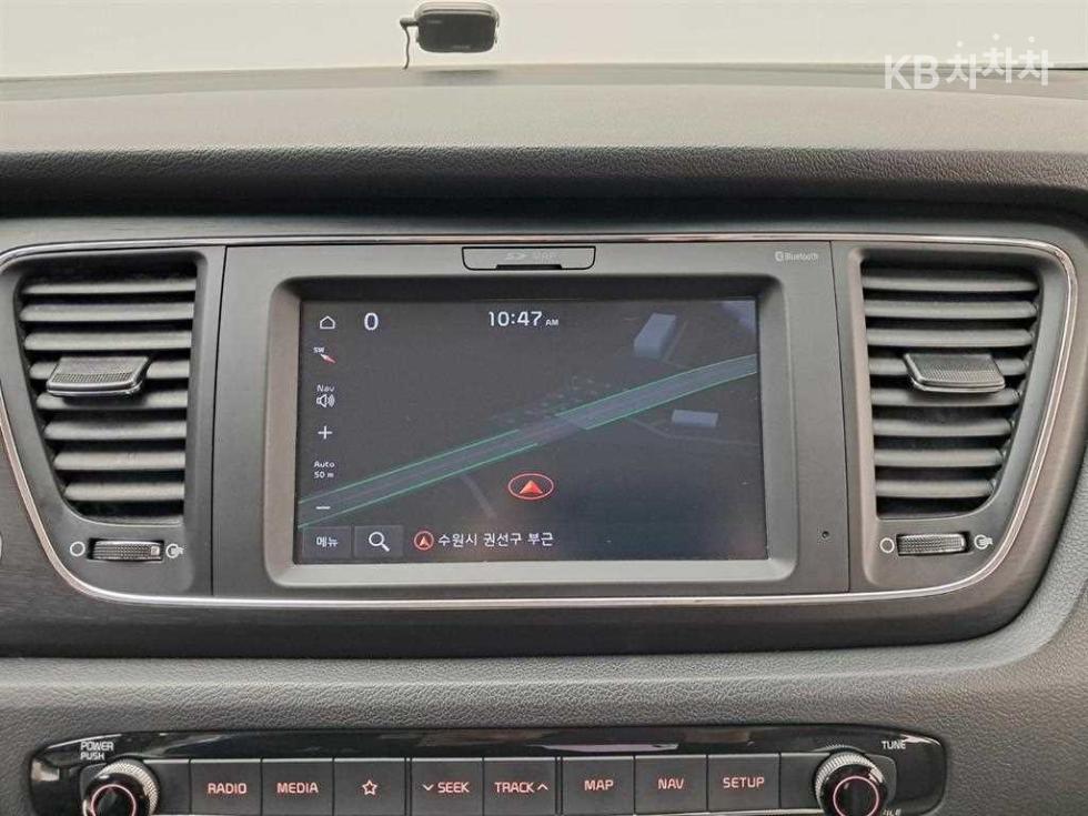 Kia Carnival — miniaturë 9