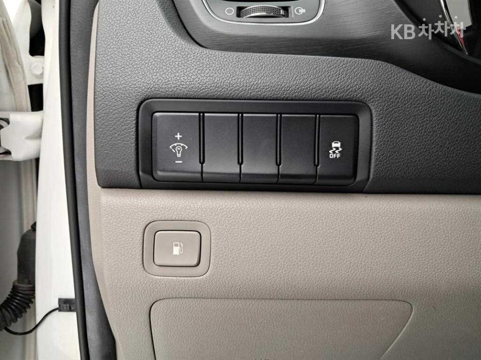Kia Carnival — miniaturë 13
