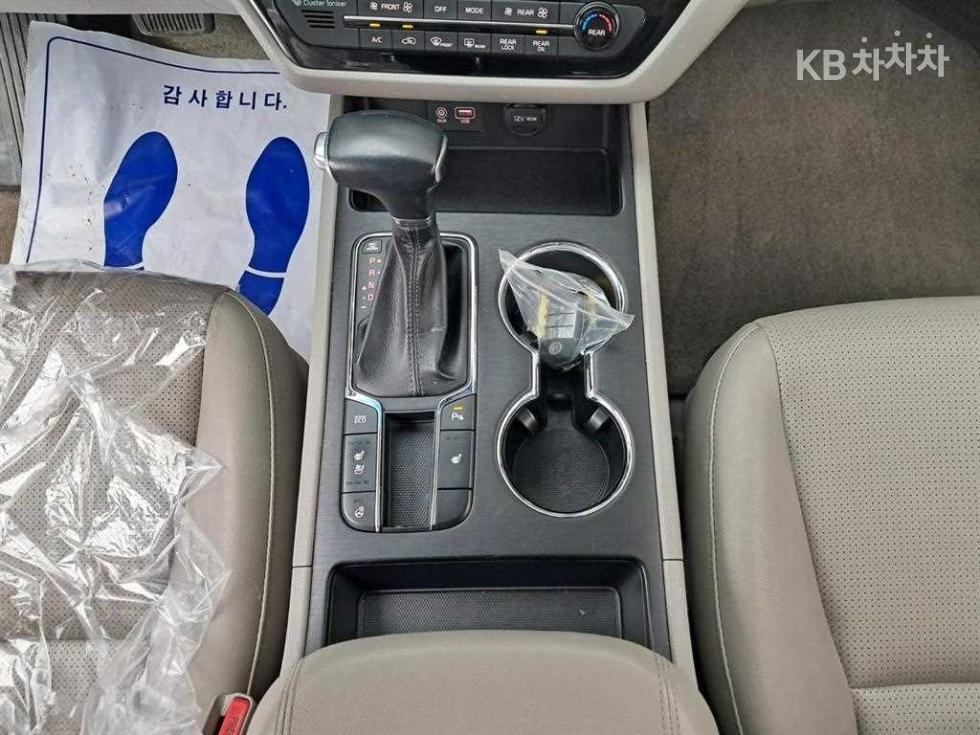 Kia Carnival — miniaturë 14