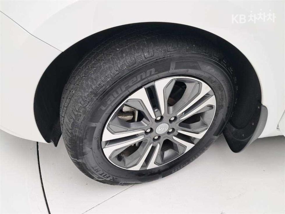 Kia Carnival — miniaturë 20