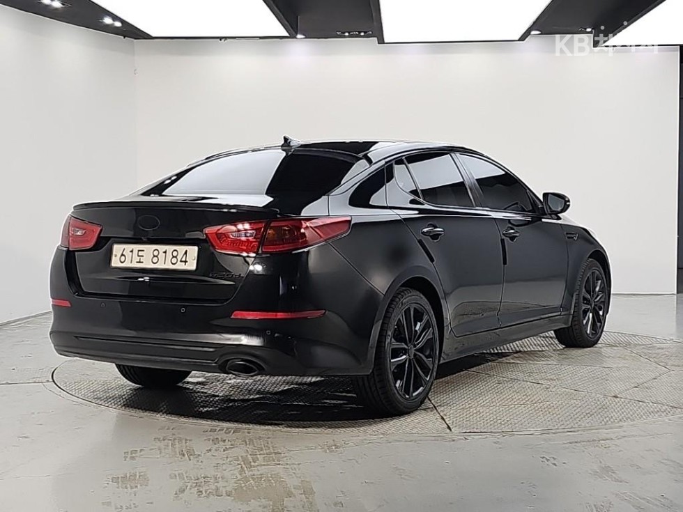 Kia K5 — miniaturë 4