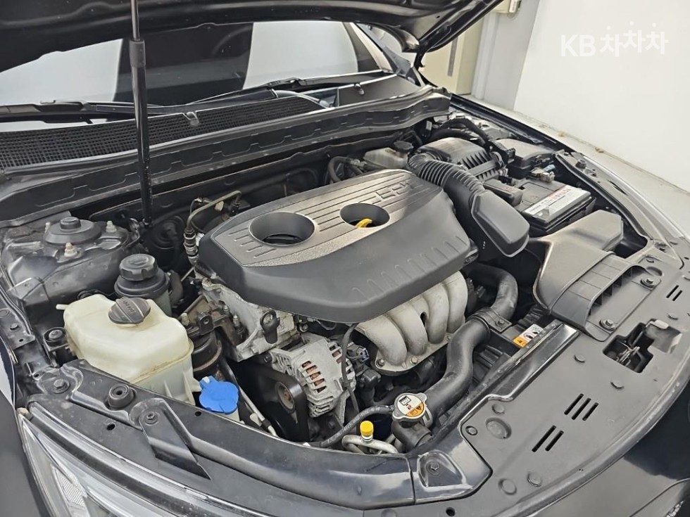 Kia K5 — miniaturë 6