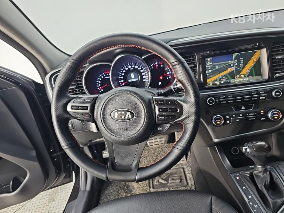 Kia K5 — miniaturë 9