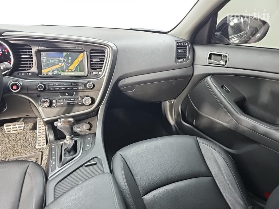 Kia K5 — miniaturë 10