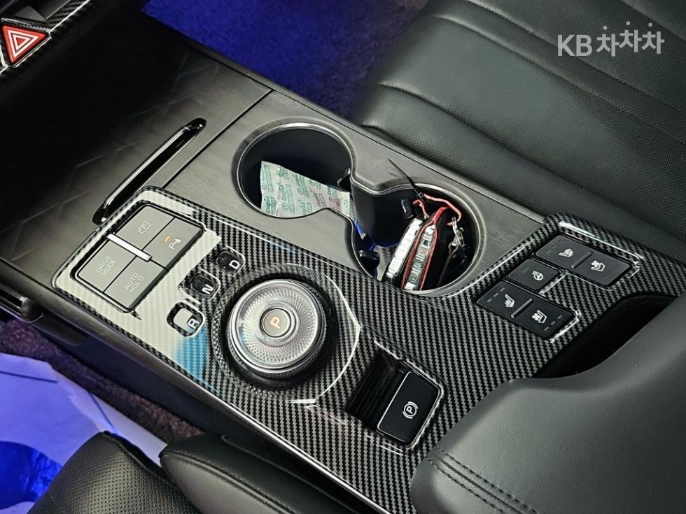 Kia K8 — miniaturë 8