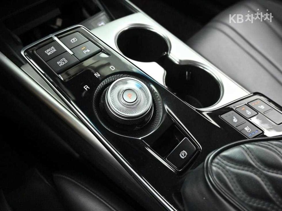 Kia K8 — miniaturë 9