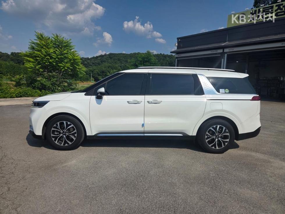 Kia Carnival — miniaturë 3
